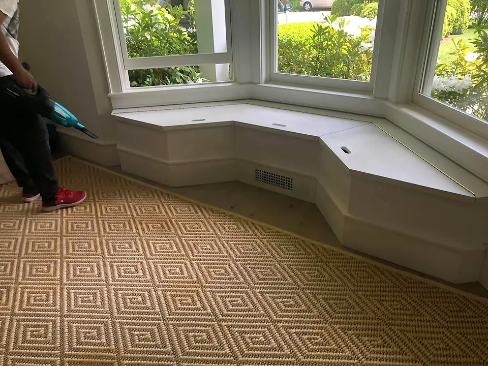 Built-in bay window seat by Jupiter Cabinets