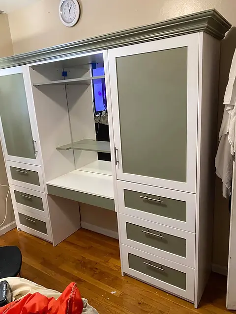 Desk hutch with frosted doors